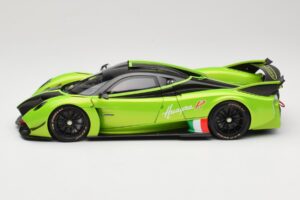 Pagani Huayra R Zelena LCD 1:18 LCD18012-GR Kovina – slika 4 od 8