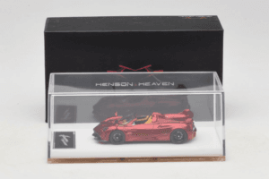 Pagani Huayra Roadster Tricolore Rdeč Henson & Heaven 1:64 PHRTR01 Kovina – slika 7 od 7