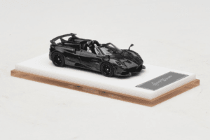 Pagani Huayra Tricolore Roadster Exposed Carbon Henson & Heaven 1:64 PHREC01 Kovina – slika 4 od 7