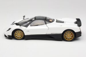 Pagani Zonda F Bel Mondo Motors 1:18 157655 Kovina – slika 4 od 8
