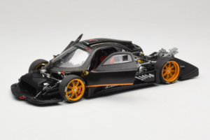 Pagani Zonda R Revolucion Carbon Fiber AUTOart 1:18 78261 Kovina – slika 2 od 8