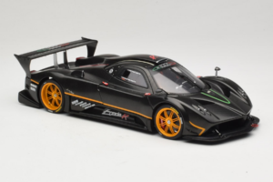 Pagani Zonda R Revolucion Carbon Fiber AUTOart 1:18 78261 Kovina – slika 6 od 8