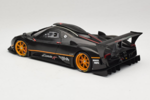 Pagani Zonda R Revolucion Carbon Fiber AUTOart 1:18 78261 Kovina – slika 7 od 8