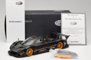 Pagani Zonda R Revolucion Carbon Fiber AUTOart 1:18 78261 Kovina – slika 8 od 8