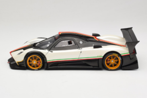 Pagani Zonda R Revolucion Bel AUTOart 1:18 78262 Kovina – slika 4 od 8