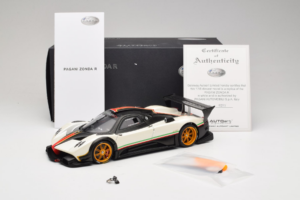 Pagani Zonda R Revolucion Bel AUTOart 1:18 78262 Kovina – slika 8 od 8