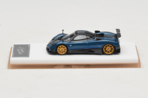 Pagani Zonda Tricolore Exposed Carbon Moder Henson & Heaven 1:64 PZTECB01 Kovina
