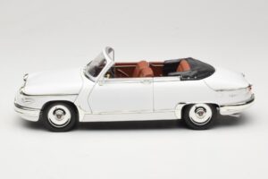 Panhard PL17 Kabriolet Bela Solido 1:18 8174 Kovina – slika 4 od 8