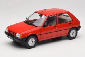 Peugeot 205 Rdeč MCG 1:18 MCG18492 Kovina