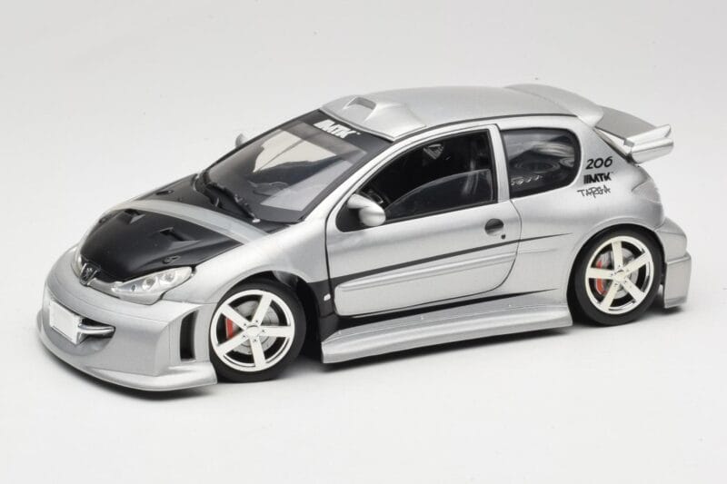 Peugeot 206 MTK Srebrna Solido 1:18 1817 Kovina