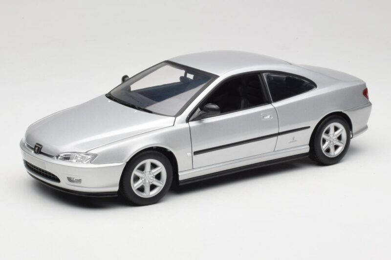 Peugeot 406 Coupe Srebrna Gate 1:18 01024 Kovina