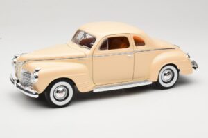 Plymouth Coupe Bež Road Signature 1:18 92398 Kovina