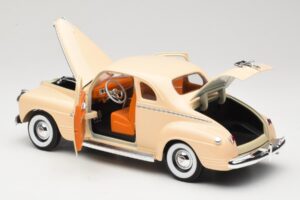Plymouth Coupe Bež Road Signature 1:18 92398 Kovina – slika 5 od 8