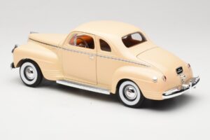 Plymouth Coupe Bež Road Signature 1:18 92398 Kovina – slika 7 od 8