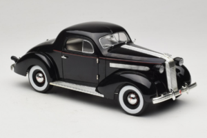 Pontiac Deluxe Črn Signature Models 1:18 18106 Kovina – slika 6 od 8