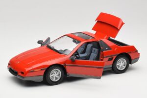 Pontiac Fiero GT Rdeč Road Signature 1:18 92588 Kovina – slika 2 od 8