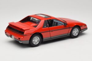 Pontiac Fiero GT Rdeč Road Signature 1:18 92588 Kovina – slika 3 od 8