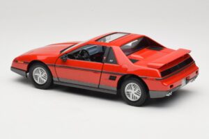 Pontiac Fiero GT Rdeč Road Signature 1:18 92588 Kovina – slika 7 od 8