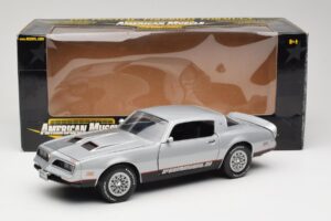 Pontiac Firebird Formula Srebrn ERTL 1:18 33514 Kovina – slika 8 od 8