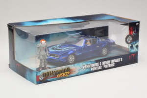 Pontiac Firebird Pennywise With Figure Jada 1:24 31118 Kovina – slika 2 od 3