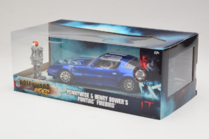 Pontiac Firebird Pennywise With Figure Jada 1:24 31118 Kovina – slika 3 od 3