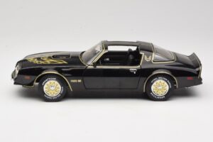 Pontiac Firebird Trans Am SE Smokey and the Bandit Joyride 1:18 33121 Kovina – slika 4 od 8