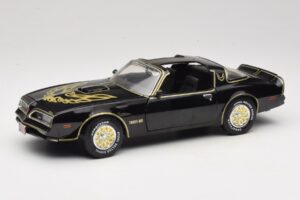 Pontiac Firebird Trans Am SE Smokey and the Bandit Joyride 1:18 33121 Kovina