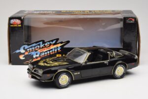 Pontiac Firebird Trans Am SE Smokey and the Bandit Joyride 1:18 33121 Kovina – slika 8 od 8