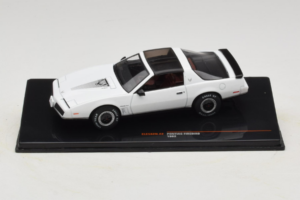 Pontiac Firebird Bel IXO 1:43 CLC582N Kovina