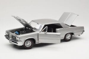 Pontiac GTO Srebrna Sun Star 1:18 1821 Kovina – slika 2 od 8