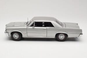 Pontiac GTO Srebrna Sun Star 1:18 1821 Kovina – slika 4 od 8