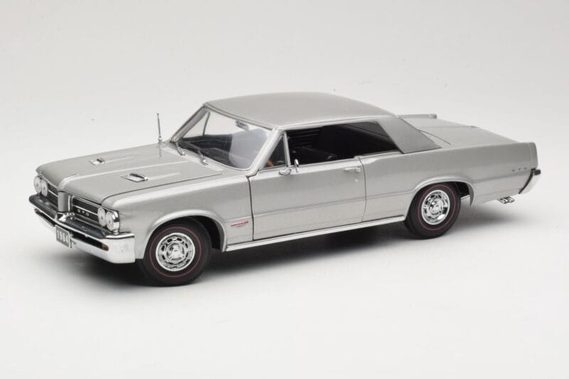 Pontiac GTO Srebrna Sun Star 1:18 1821 Kovina