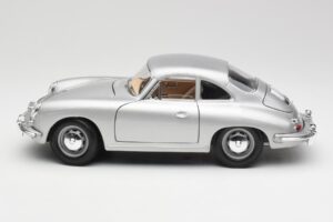Porsche 356B Srebrn Bburago 1:18 3021-M1 Kovina – slika 4 od 8