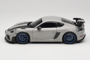 Porsche 718 Cayman 982 GT4 RS Weissach Package Chalk Norev 1:18 187253 Kovina – slika 4 od 8