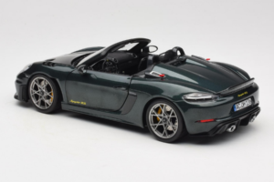 Porsche 718 Spyder RS Weissach Pack Forest Green Norev 1:18 187272 Kovina – slika 7 od 8