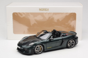 Porsche 718 Spyder RS Weissach Pack Forest Green Norev 1:18 187272 Kovina – slika 8 od 8