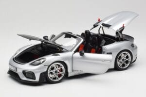 Porsche 718 Spyder RS Weissach Pack GT-Silver Metallic Norev 1:18 187270 Kovina – slika 2 od 8