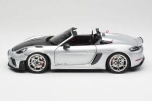 Porsche 718 Spyder RS Weissach Pack GT-Silver Metallic Norev 1:18 187270 Kovina – slika 4 od 8