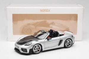 Porsche 718 Spyder RS Weissach Pack GT-Silver Metallic Norev 1:18 187270 Kovina – slika 8 od 8