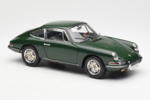 Porsche 901 Zelen CMC 1:18 M-067B Kovina – slika 4 od 6