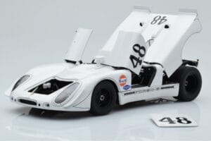 Porsche 908/02 #48 S. McQueen / P. Revson 12 Hours of Sebring 2nd Place Post Race Version 1970 AUTOart 1:18 87072 Kovina – slika 2 od 8