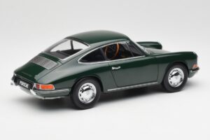 Porsche 911 901 Irish Zelena Kyosho 1:18 08969G Kovina – slika 3 od 8