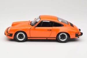 Porsche 911 930 Carrera 3.2 Signal Orange Minichamps 1:18 100063025 Kovina – slika 4 od 8