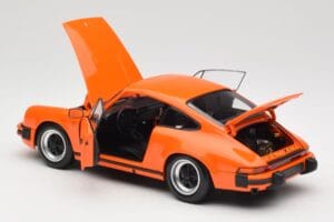 Porsche 911 930 Carrera 3.2 Signal Orange Minichamps 1:18 100063025 Kovina – slika 5 od 8