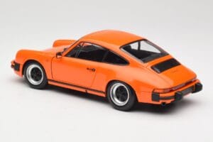 Porsche 911 930 Carrera 3.2 Signal Orange Minichamps 1:18 100063025 Kovina – slika 7 od 8