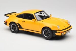 Porsche 911 930 Turbo 3.0 Rumena Norev 1:18 187579 Kovina – slika 6 od 8