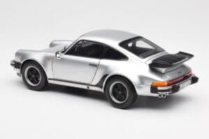 Porsche 911 930 Turbo 3.3 Srebrn Norev 1:18 187574 Kovina – slika 7 od 8