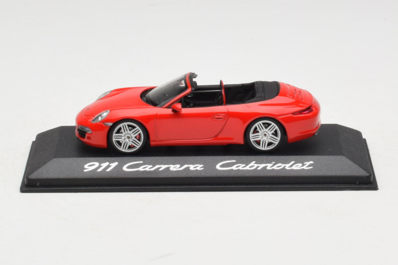 Porsche 911 991 Carrera Kabriolet Rdeč Minichamps 1:43 WAP0200120C Kovina