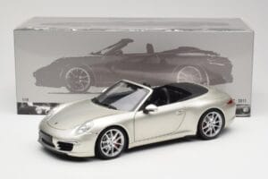 Porsche 911 991 Carrera S Kabriolet GT Srebrn Metalik Minichamps 1:18 100061030 Kovina – slika 8 od 8