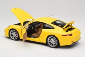 Porsche 911 991 Carrera S Racing Yellow Minichamps 1:18 100061021 Kovina – slika 5 od 8